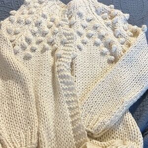 Oddi Chic Cream Knit Cardigan with Textured Details